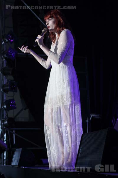 FLORENCE AND THE MACHINE - 2010-06-27 - PARIS - Hippodrome de Longchamp - 